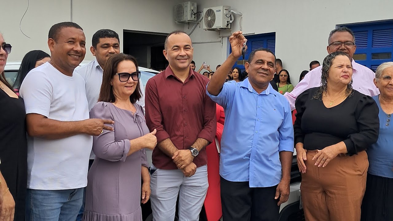 Conversei com o coordenador do Conselho Tutelar, Levi Souza, sobre a entrega do novo veículo