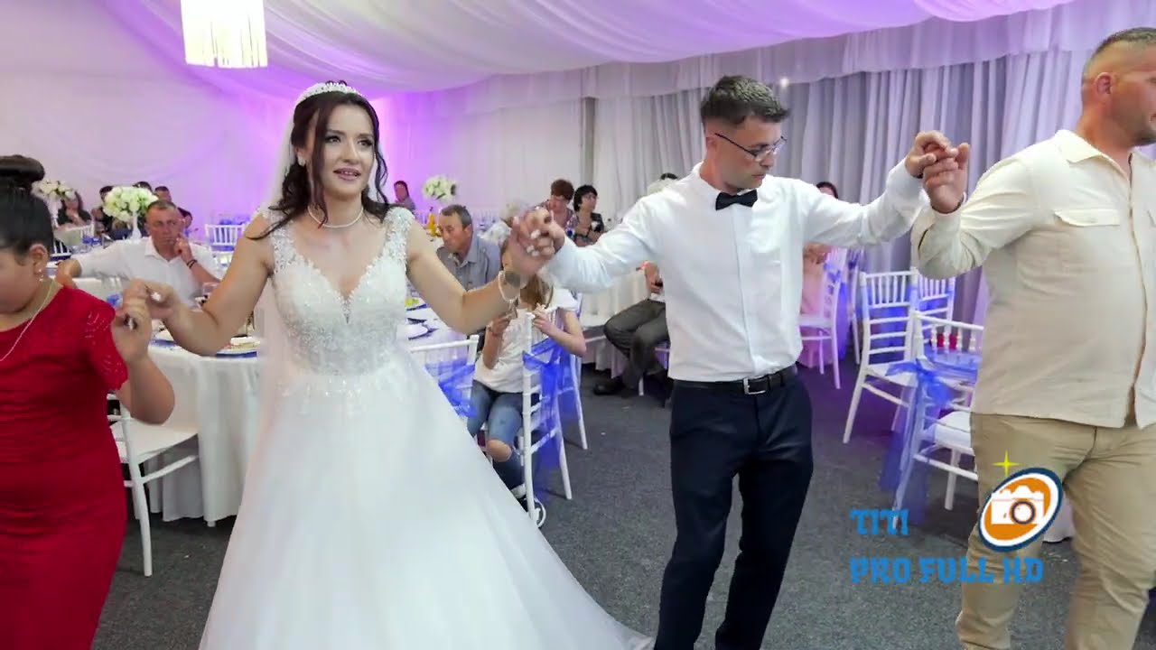Vă mulțumim din inimă că ați fost alături de noi , Carmen & Dănuț.” 🤍