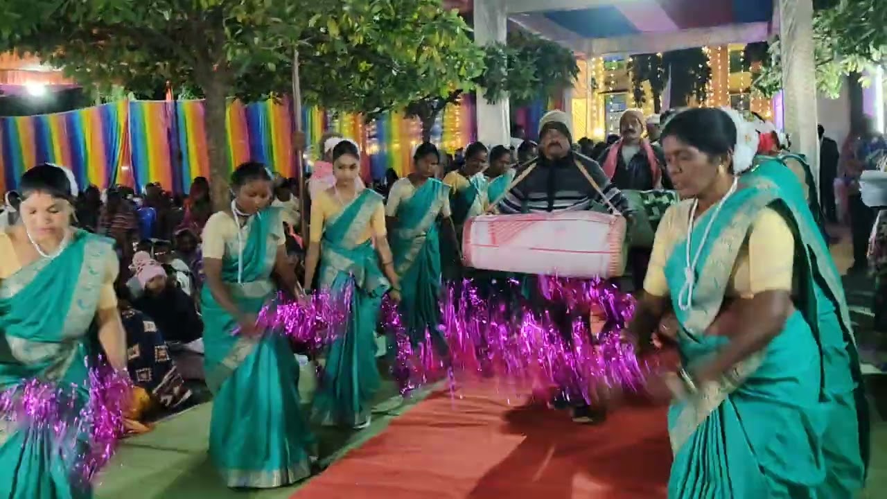 Christmas night भडिया पारिस ⛪(प्रवेश नाच)#christmas #ytviralvideo #dance 