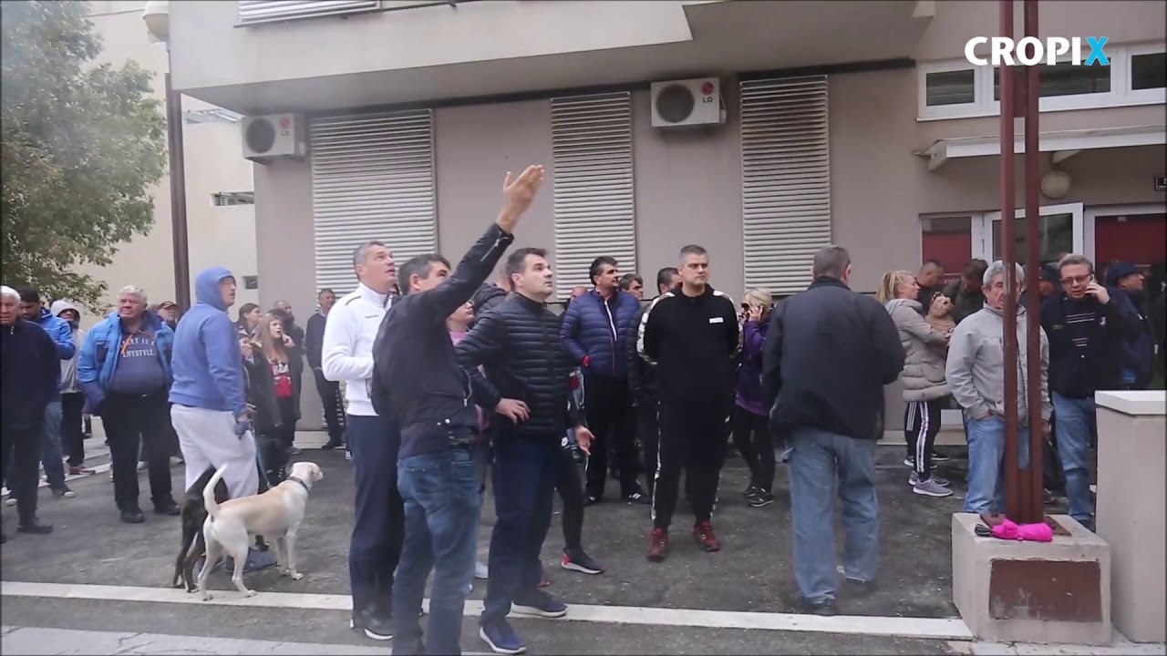 Požar stambene zgrade u Papandopulovoj ulici na Trsteniku
