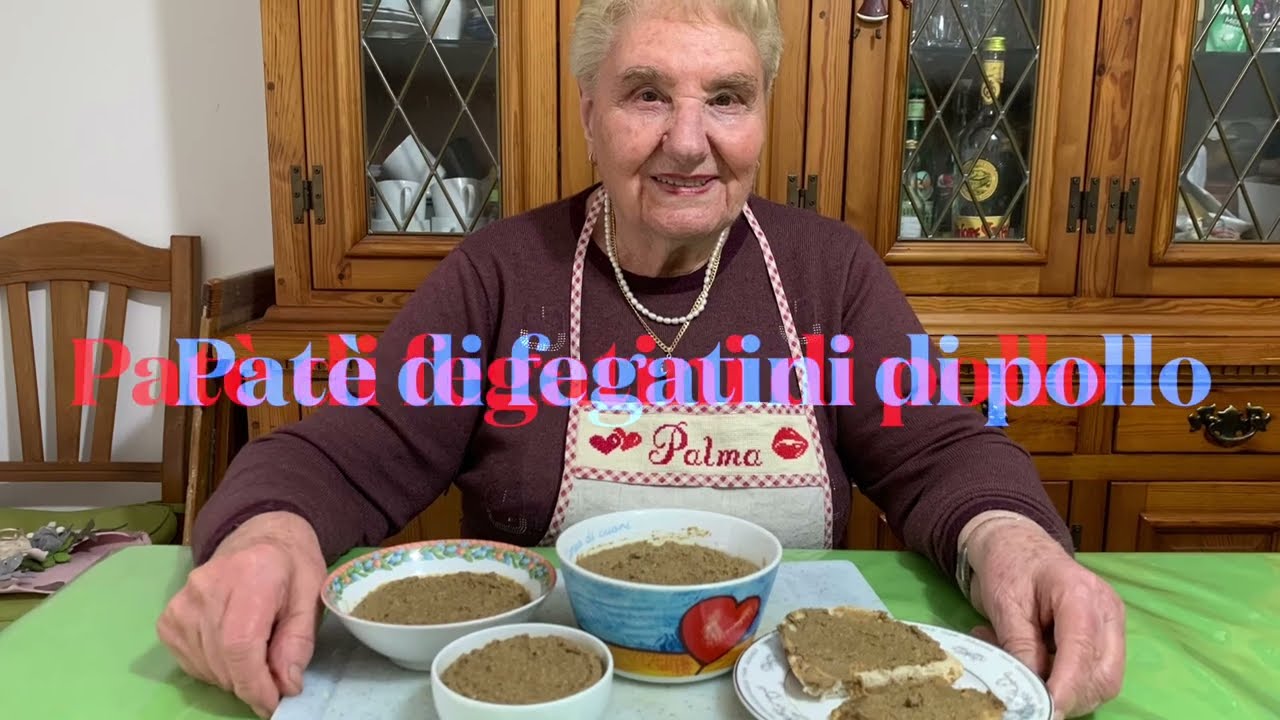 patè di fegatini di pollo con mele e cipolle.