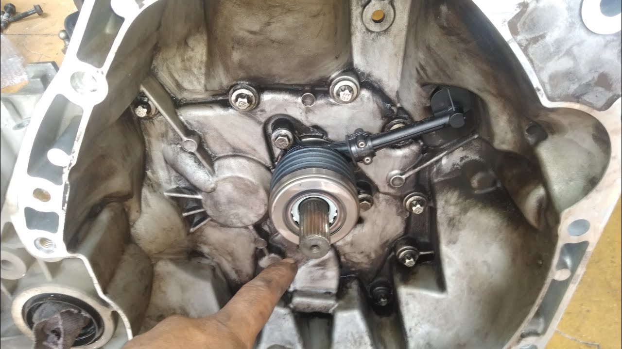 Versa 2017 problemas en el clutch!! baja el nivel de líquido de frenos !!!