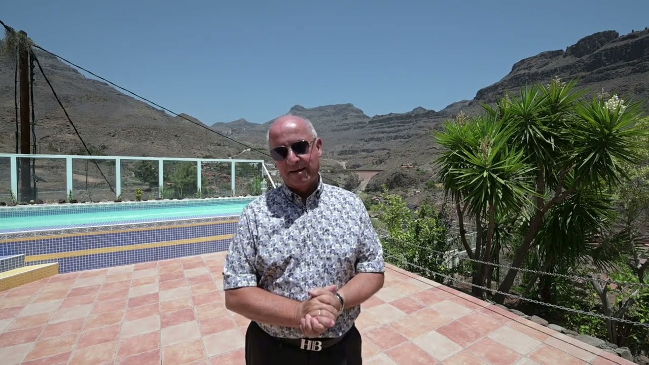 Marc Heidenthal von Sunrise Immobilien präsentiert diese tolle Finca in Ayagaures