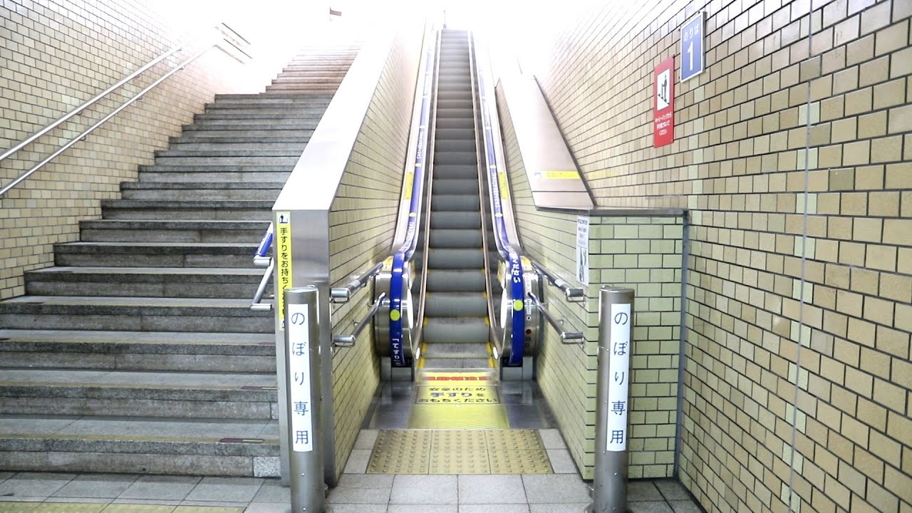 【フジテック製】JR松江駅ホーム　昇りエスカレーター