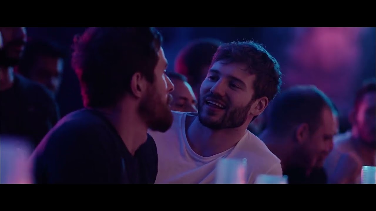 Mark meets Warren for the first time - In from the Side (2022)