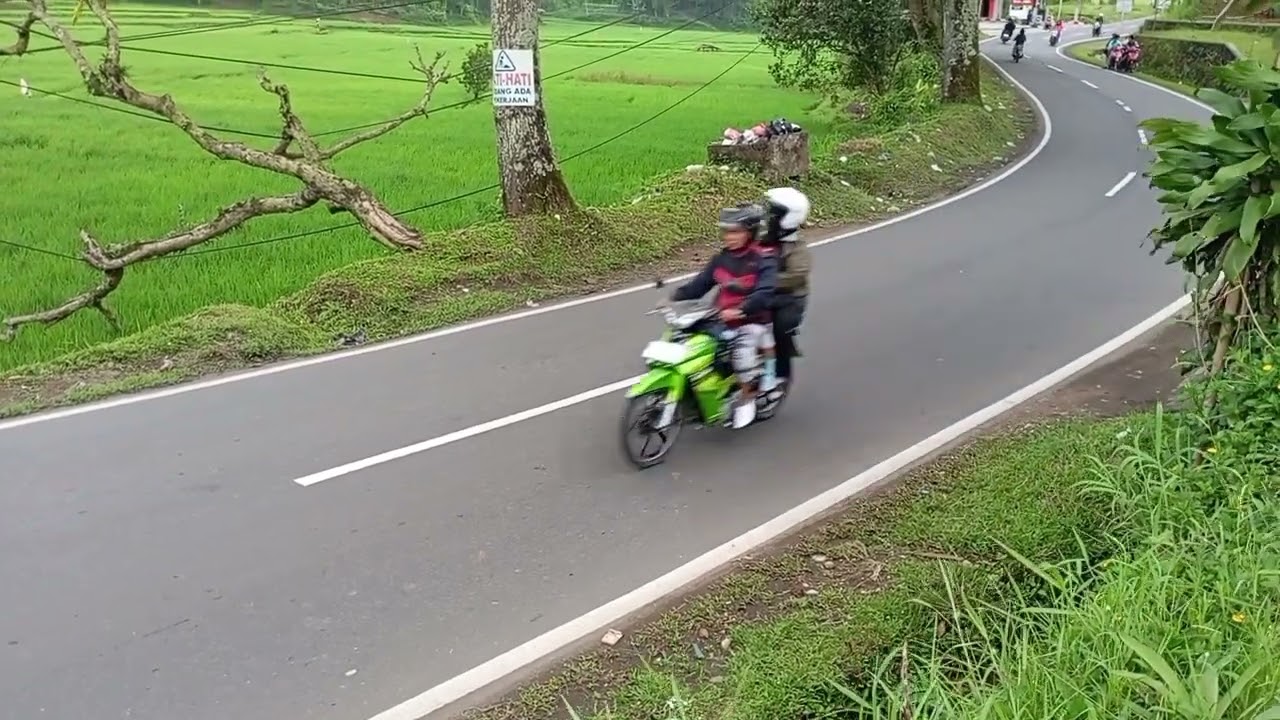 melihat suasana kampung (@Sorotan @Saepudin_Channelvlog #suasanayangindah 