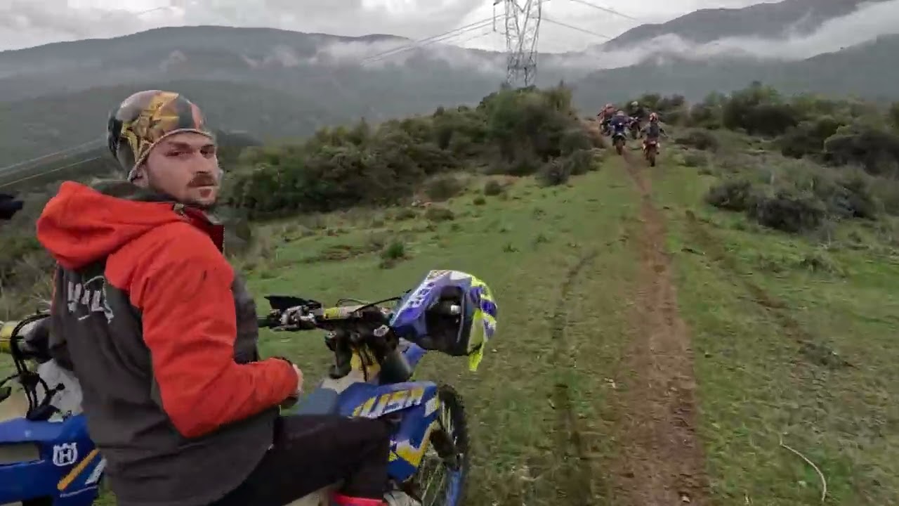 “Yağmur + Çamur = Saf Enduro Keyfi 🤘”