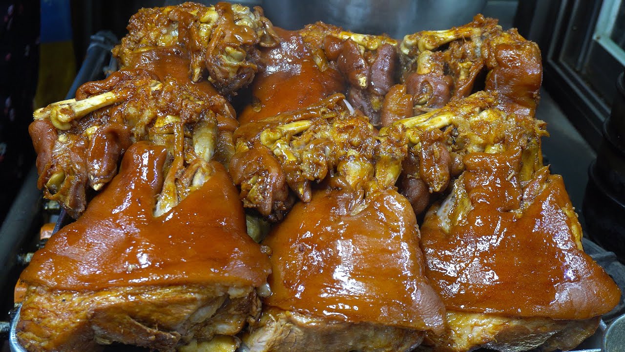 순대와 순대국을 서비스로 주는 푸짐한 한상 차림, 공덕역 맛집 장수 족발  Korean Pig trotter / Korean Street Food / (Jokbal)