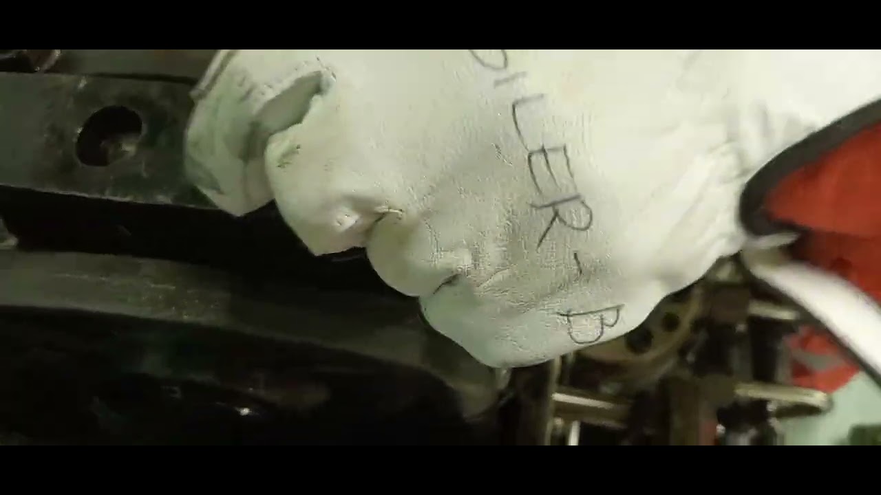 YANMAR GENERATOR: FUEL INJECTOR REMOVAL PROCEDURE. #yanmar #generator #manb&w #ships #sailor #dgs 