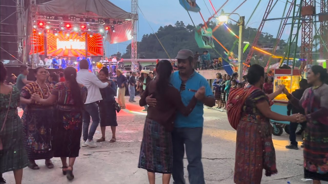 Bailando Con La Marimba Orquesta La Riquitosa Ecos Del Paisaje