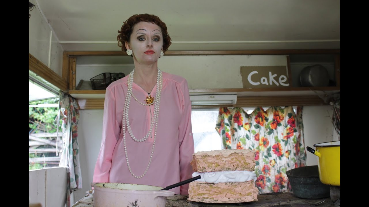 Cradock Cooks: Cake with Fanny Cradock