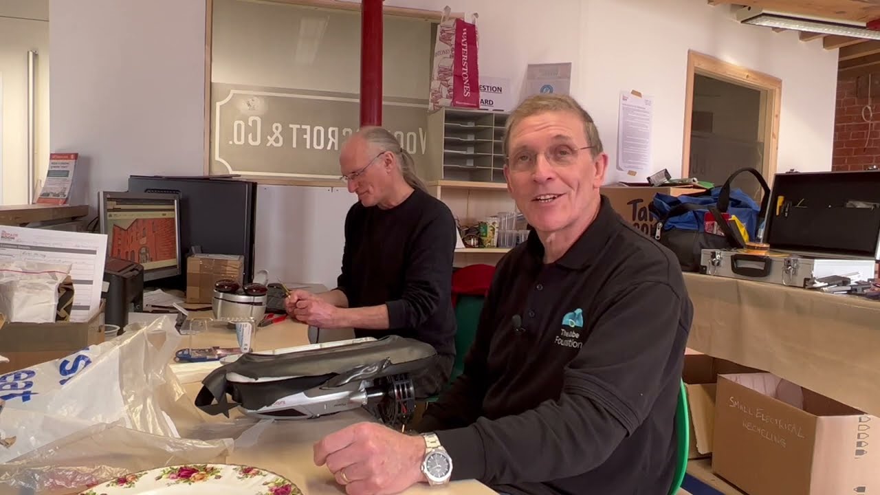 Fix broken items at a Repair Cafe