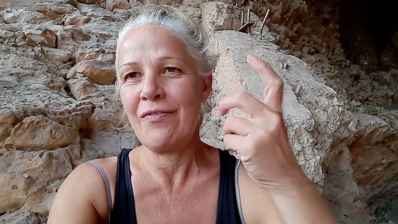 Reprogram Your Mind Through Affirmations, Meditation, Visualizations and Power Poses