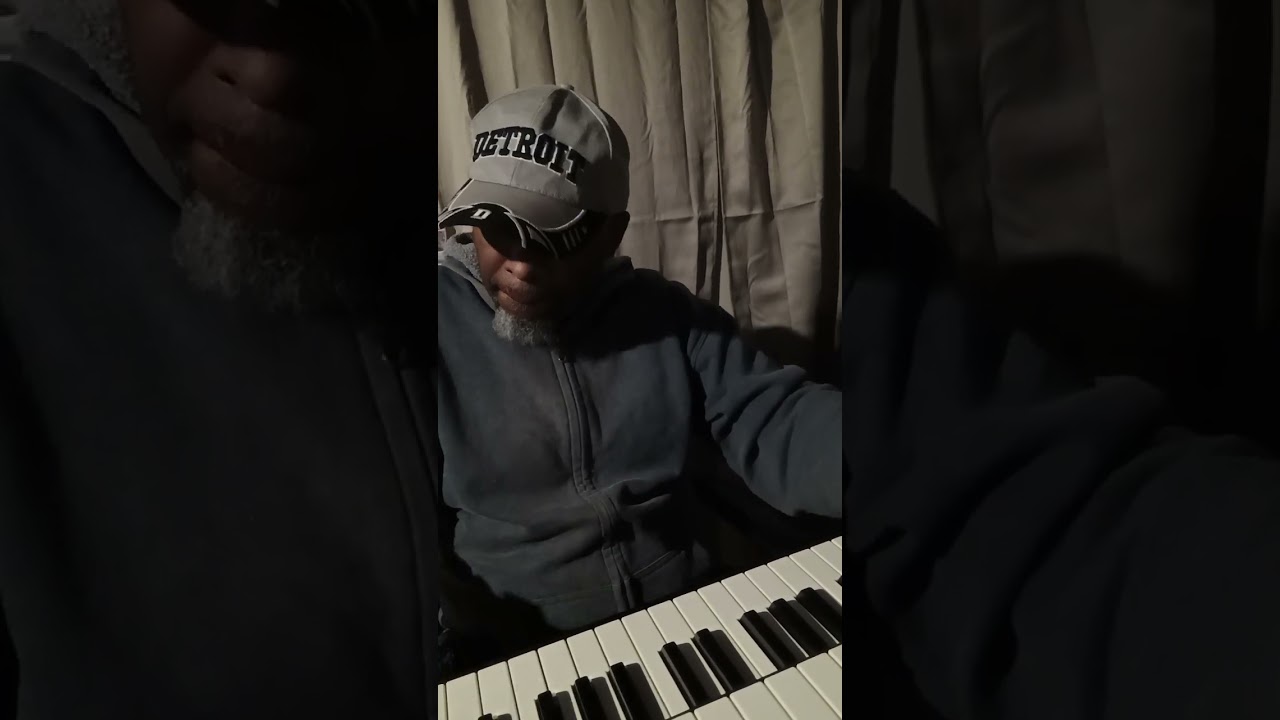 fooling around on the viscount legend organ ( Hammond B3 clone)