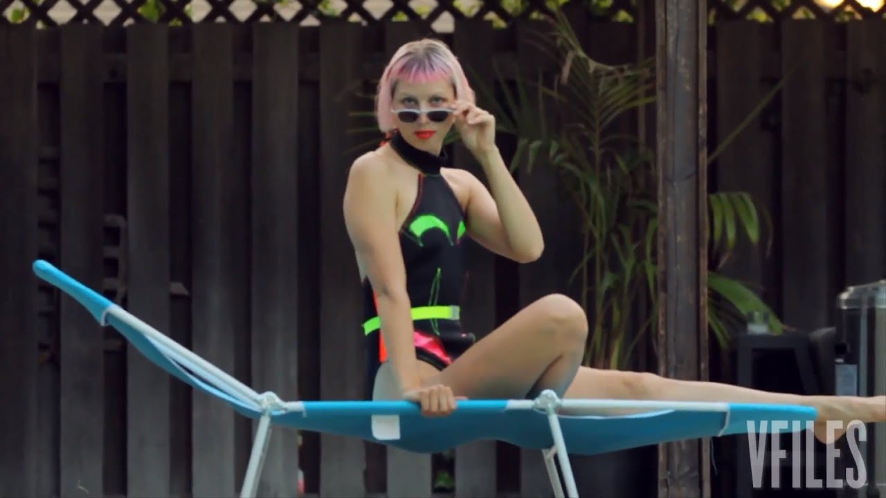 LisaTV @ Rhonda Pool Party