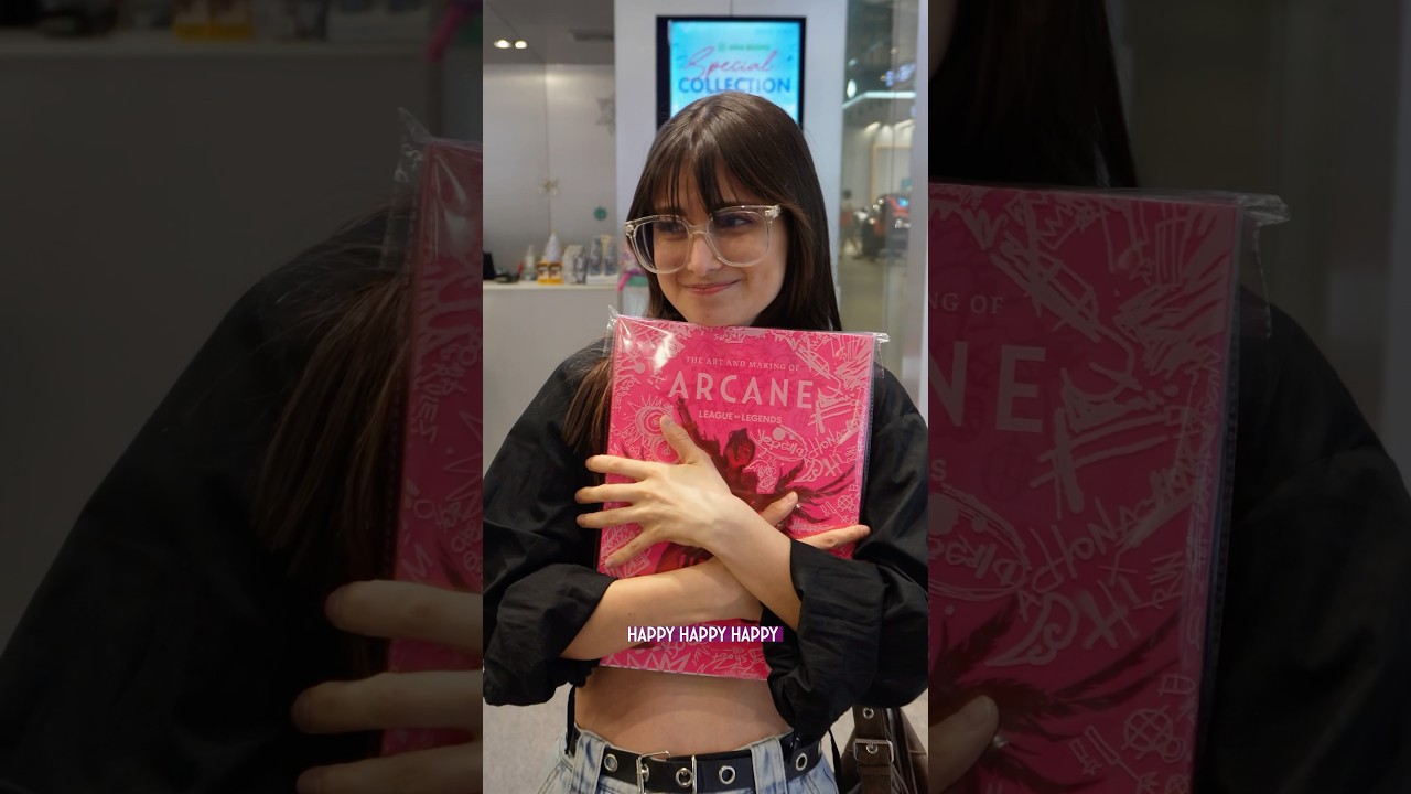I found the latest limited edition of Arcane artbook in Bangkok! 