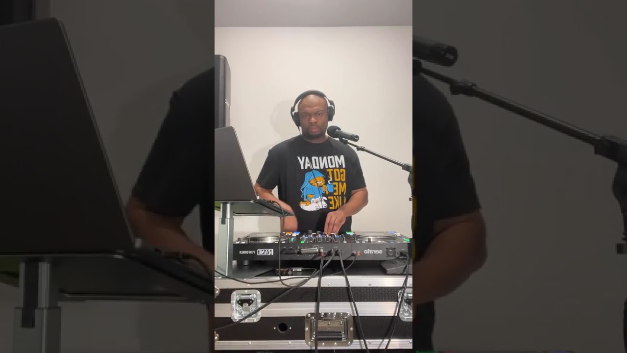 Smooth Monday Mixx With Dj Tez 