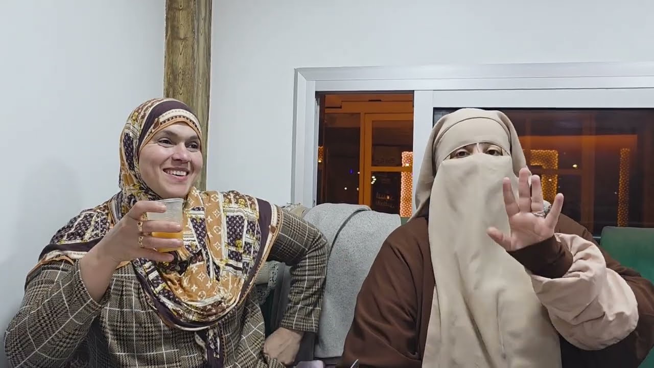 كتحسبني اختها فرحت مع بنتها ان شاءالله تشوفها عروسه 👰‍♀️ 