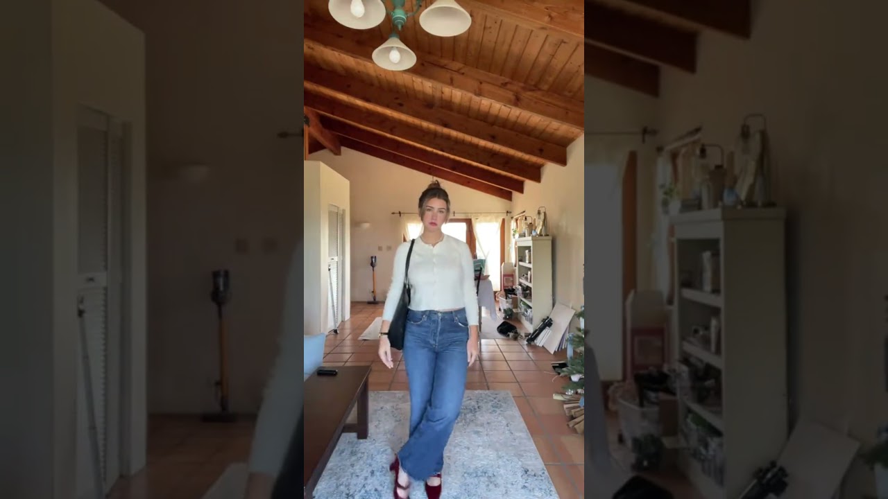How to Style Mary Jane Shoes For Spring | 5 Styles to Wear That Match Perfectly With 7or9 Cranberry
