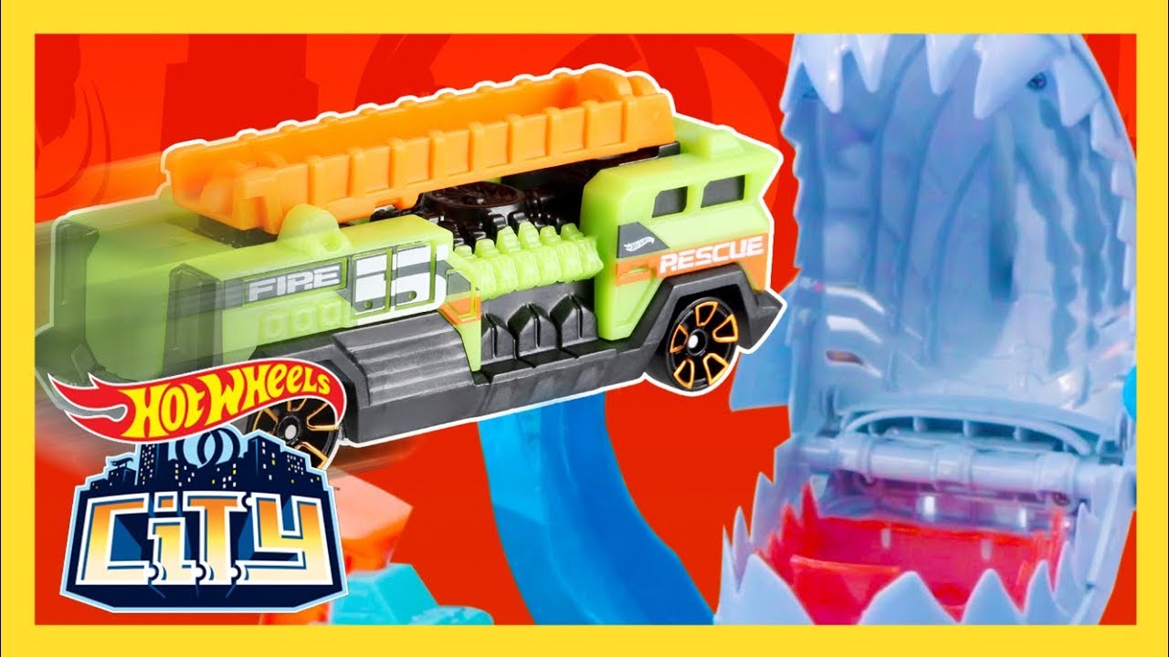 Hot Wheels City Blizzard Rescue Mission! | New News | @HotWheels