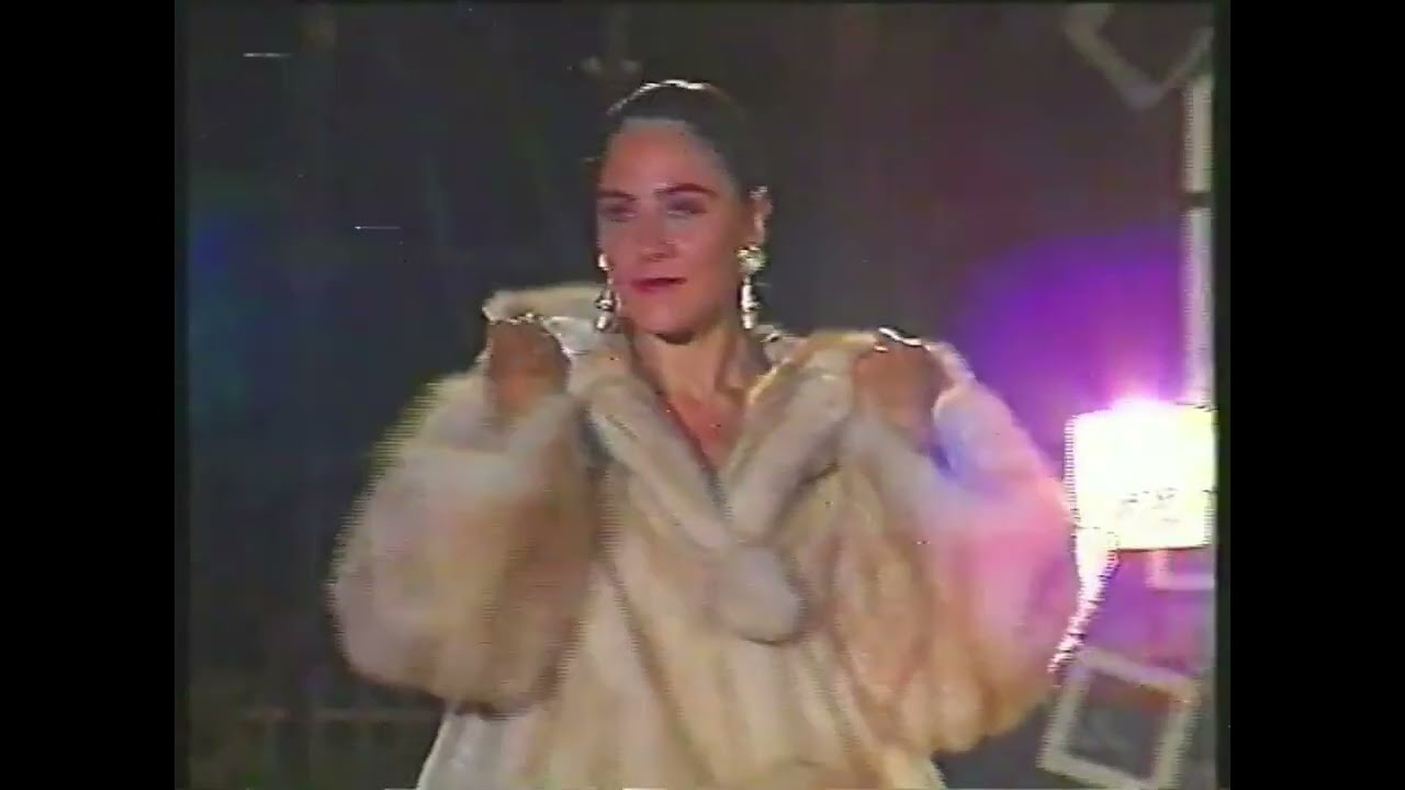 Wir Lieben Pelzmäntel!!! we Love fur coats!!!