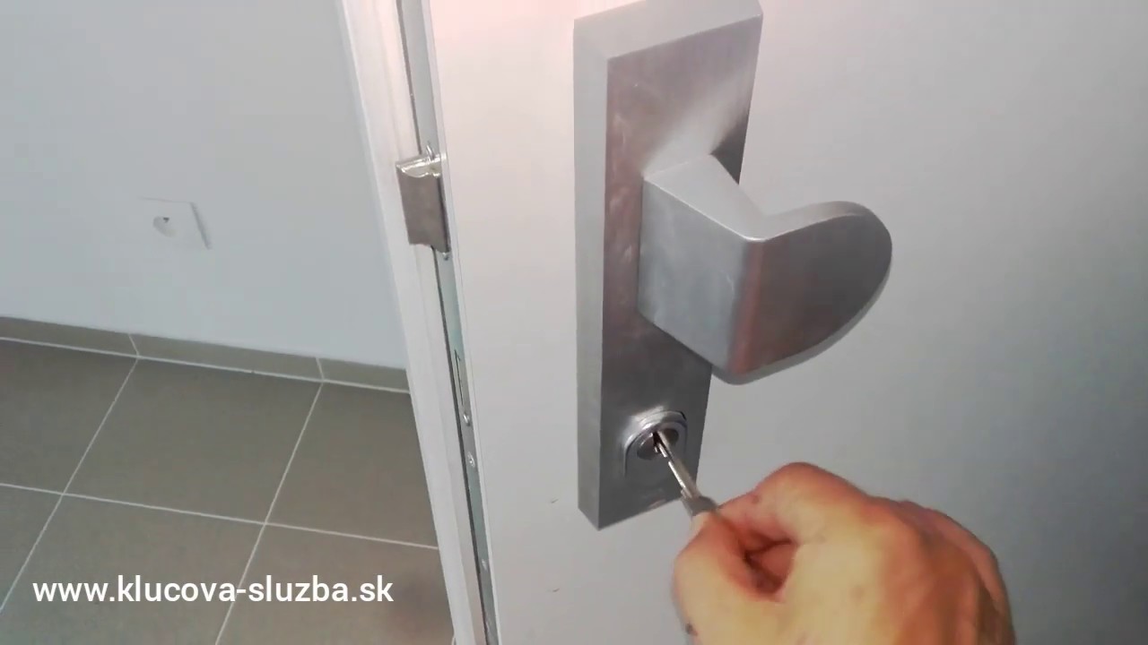 Výmena zámku v bezpečnostných dverách