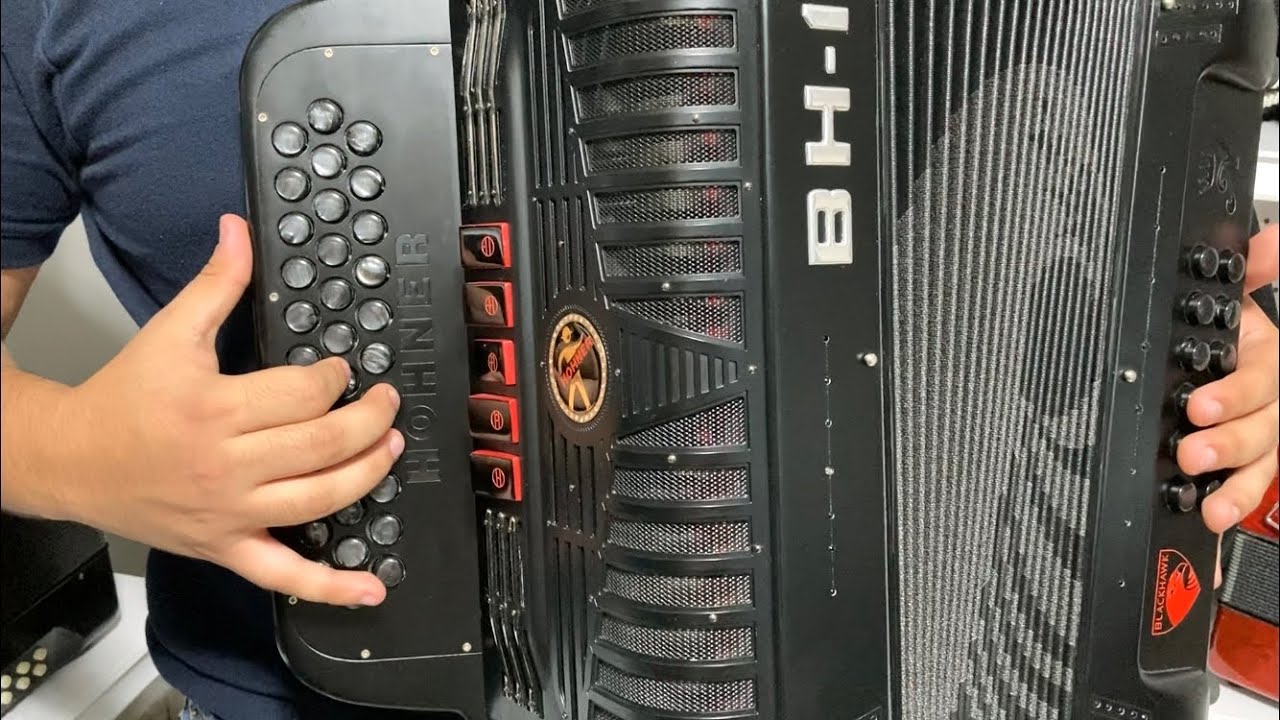 Acordeón Hohner Black Hawk de 5 registros tono Fa en venta