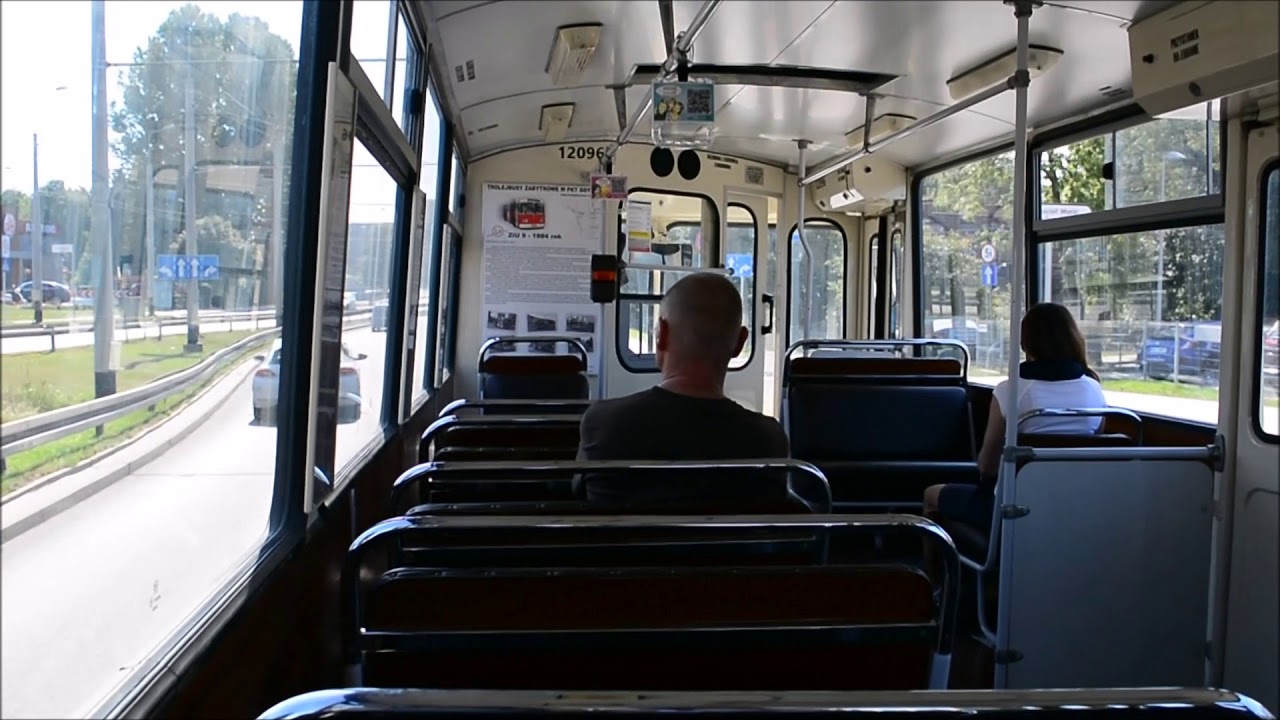 Zabytkowy ZiU 682B #12096 Linia 326 przejazd [PKT Gdynia]