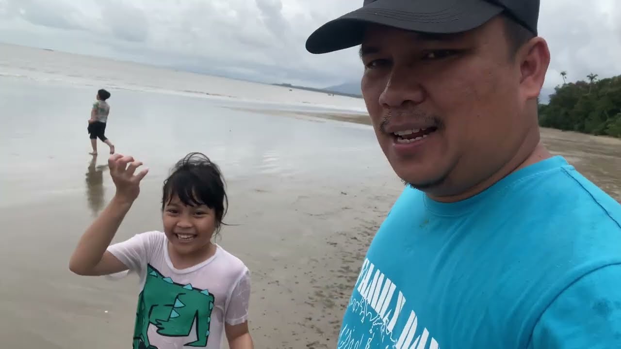 Aktiviti Mencari ketam Di Pantai Sungei Limo dan Pantai Telok Melano