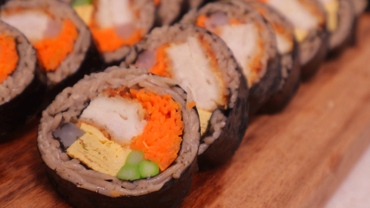 You’ve Never Seen Gimbap Like This! (Soba Tonkatsu Roll)