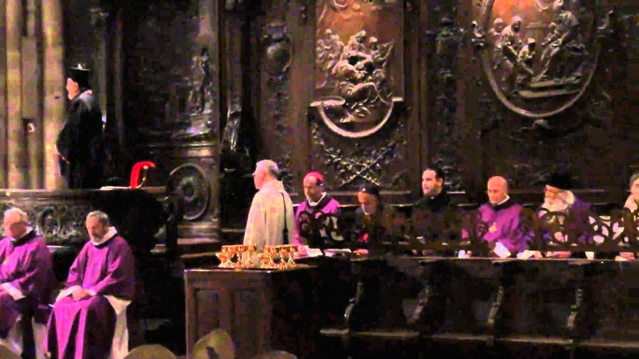 01-Messe à la Cathédrale Notre-Dame de Paris avec le Père Samuel