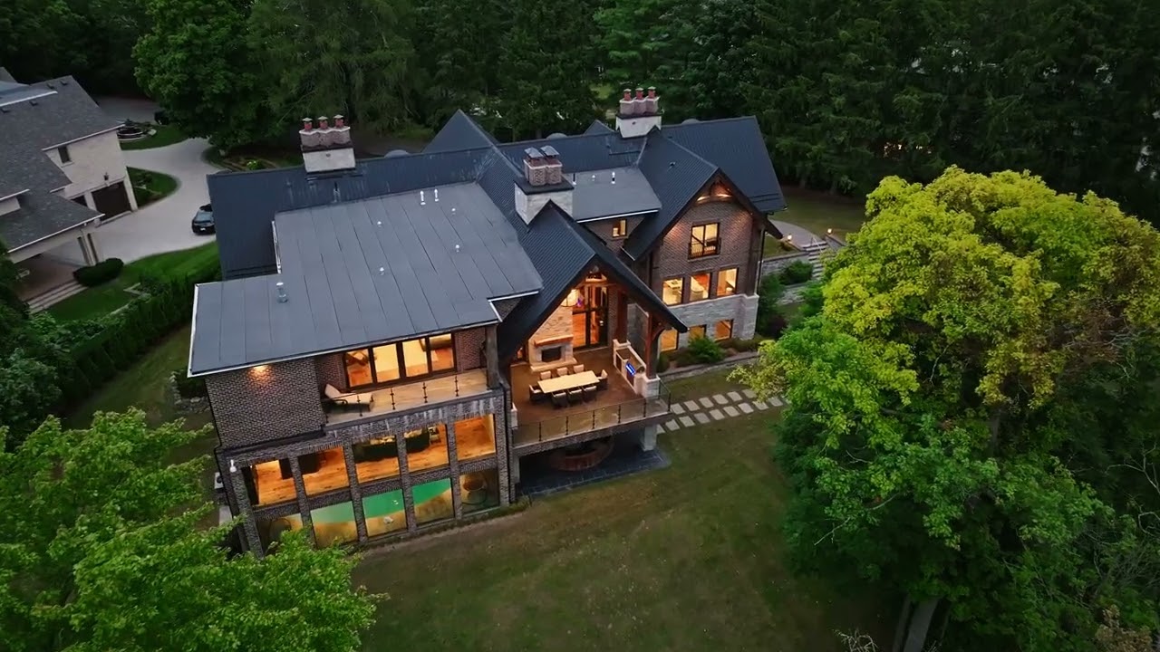 1300 Oak Lane, Mississauga, ON