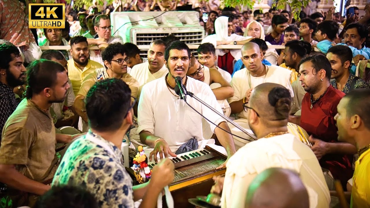 Sweet Kirtan By Sharad Bihari Prabhu  🥹❤️😭 | Janmashtami 25 in Vrindavan 🎹