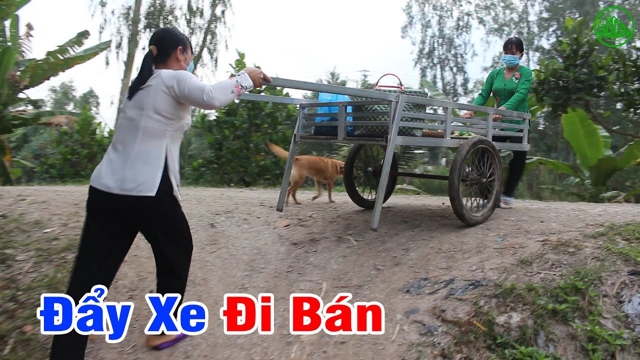Gần Tết Đẩy Xe Đi Bán Bánh Vòng Quanh Xóm Bà Con Mua Ủng Hộ Quá Chừng Luôn