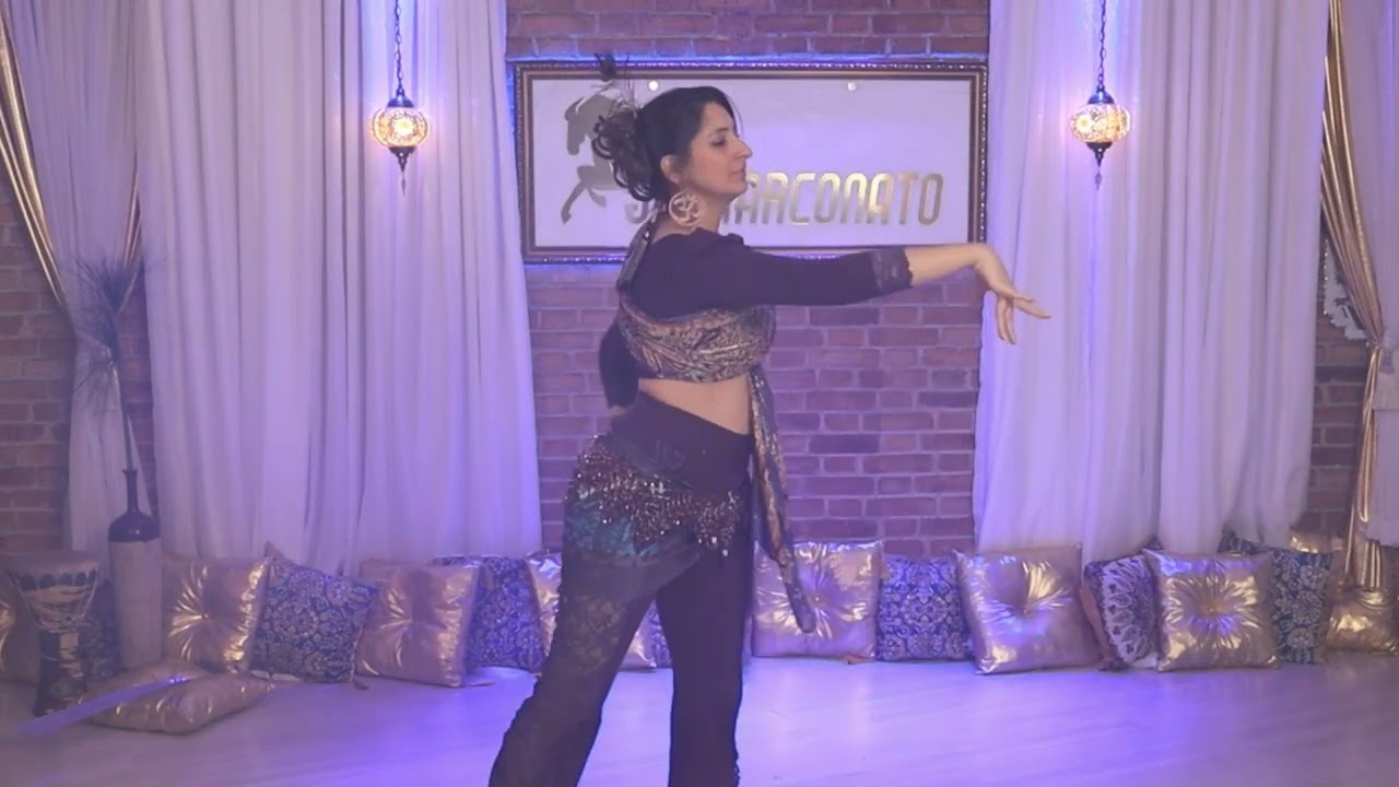 Ju Marconato prática de reconexão ao sagrado feminino e o poder da dança, dançacura, ventre.