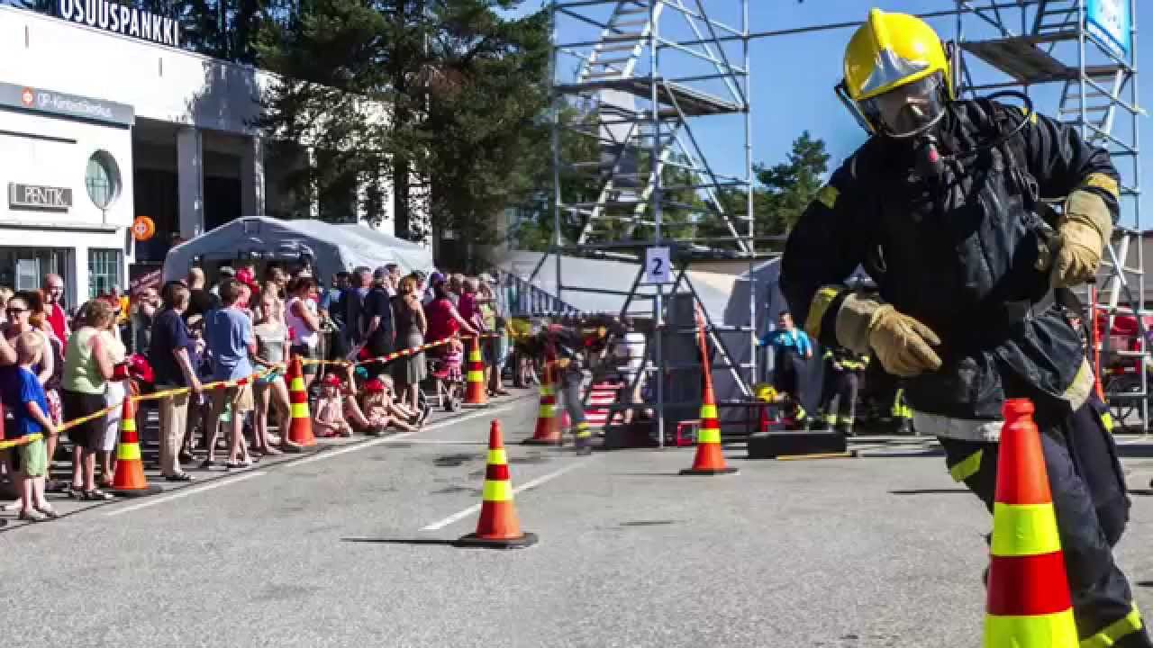 PALOMIESPÄIVÄ SOTKAMON TORILLA 22.8.15 - Kisarata palomiehen silmin