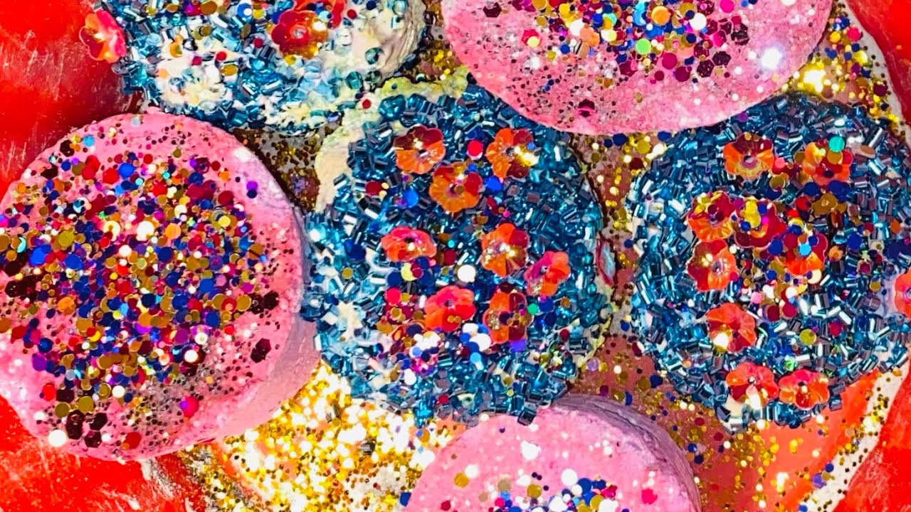 Glitter me bling! Glitter and sequin balls crisp crunchy gym chalk reform sale crush #gymchalk #asmr