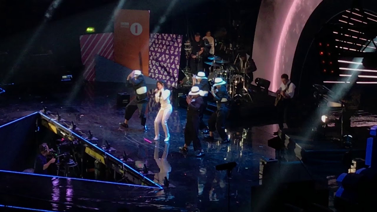 CAMILA CABELLO - Crying In The Club Live at the BBCR1 Teen Awards