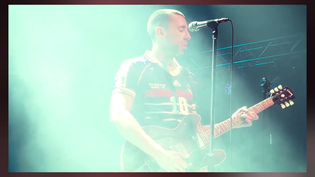 Walk on The Ocean ***New Song*** - Miles Kanes (Live Lyon) @mileskane