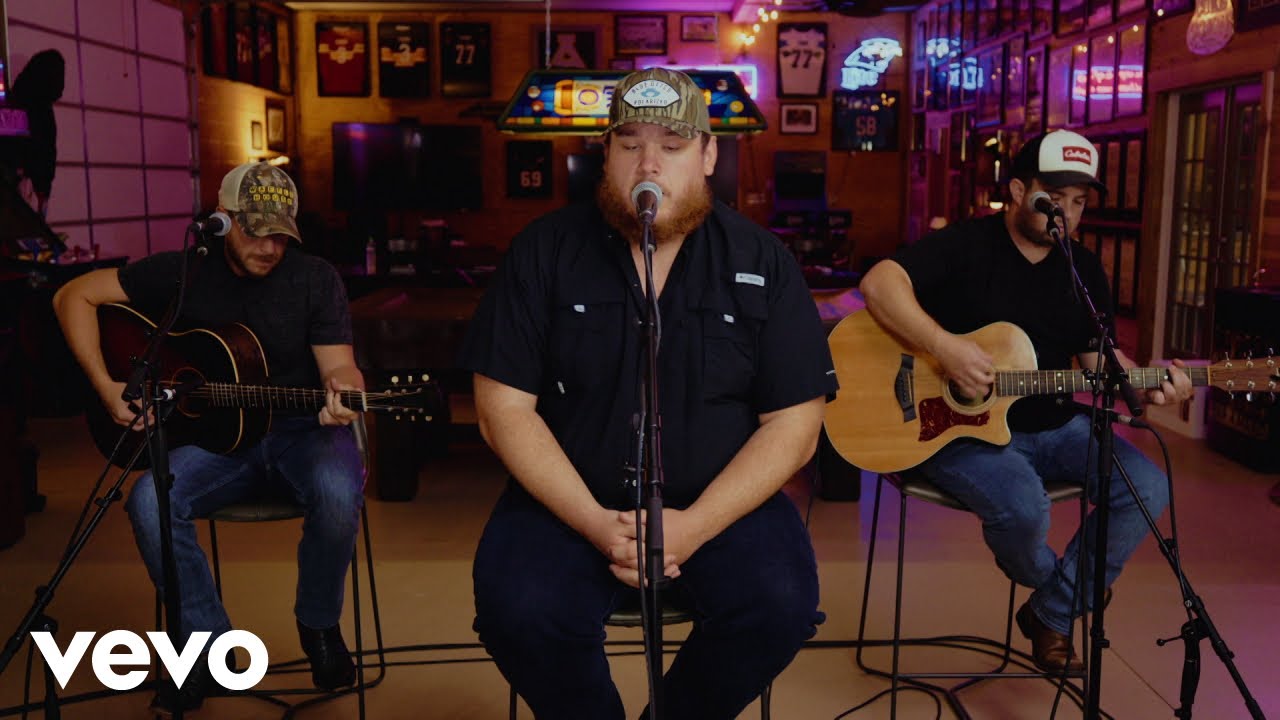 Luke Combs - Cold As You (Acoustic)