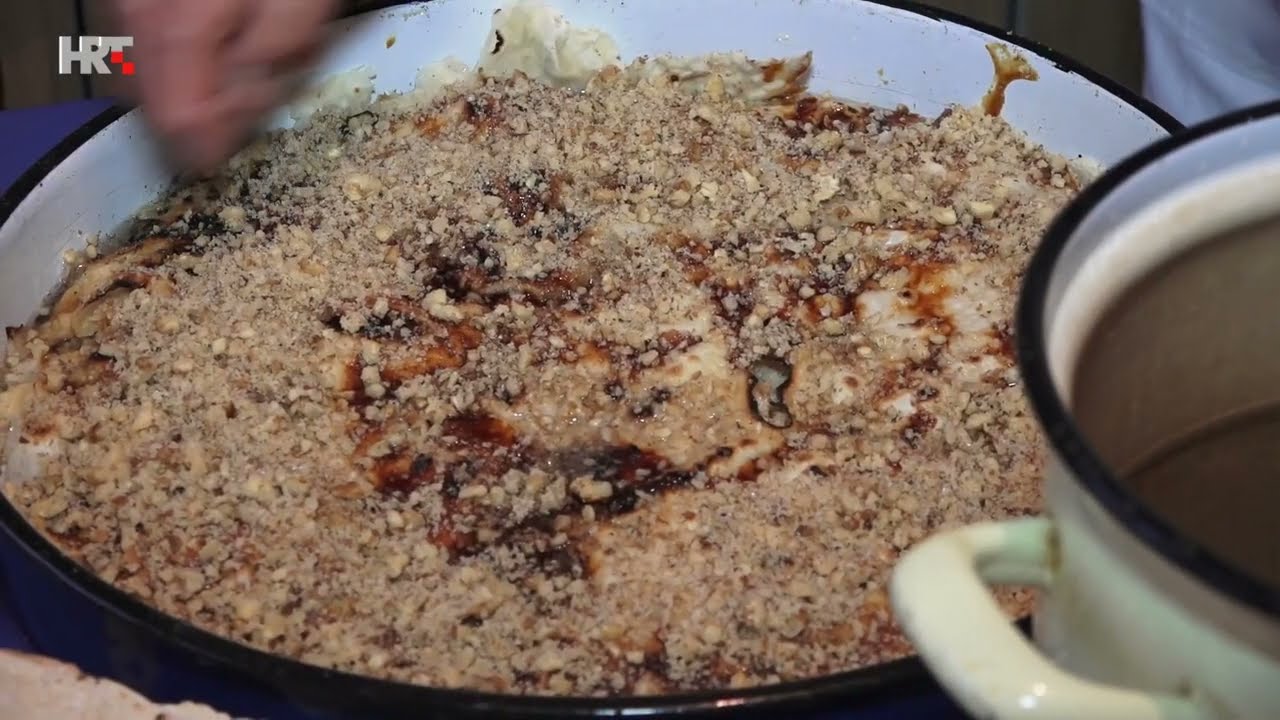 Debeljačka gibanica - Pogled preko granice HRT