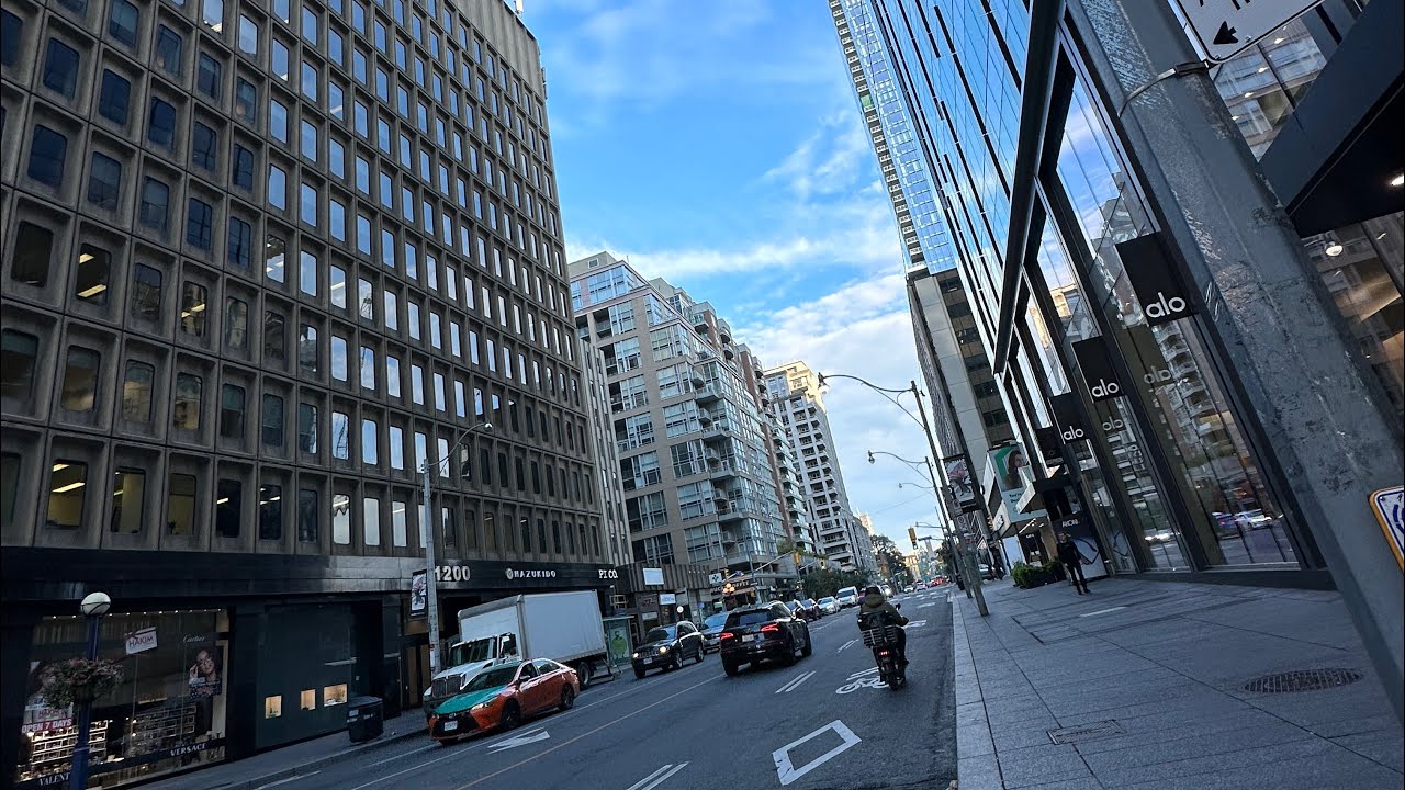 Bloor- Yonge street WALKING TOUR |DOWNTOWN TORONTO| 3rd October 2023| 4k