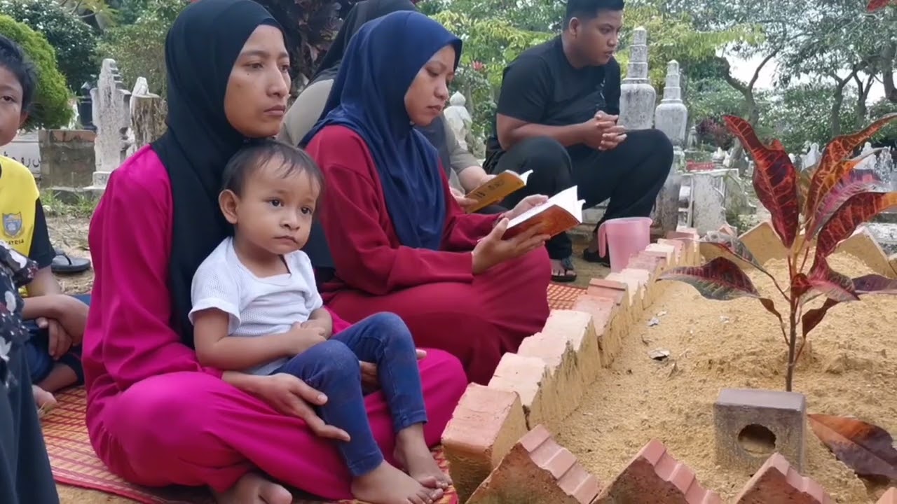 Abah kami datang bawa mak.. Al-Fatihah buat Abah kami sayang