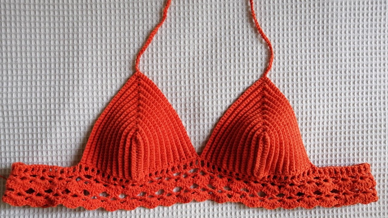 Çiçekli bikini modeli