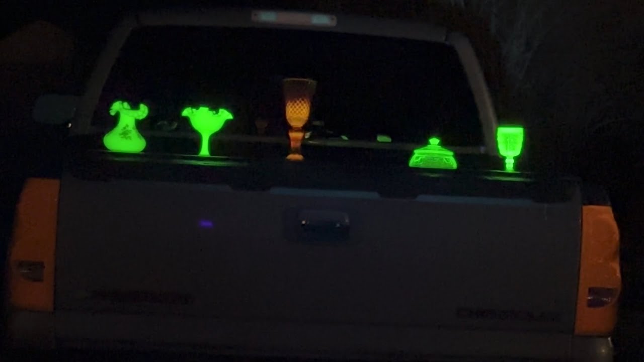 Midnight Minerals 36-LED Filtered 365nm UVA Display Case Light with Various Uranium & Amberina Glass