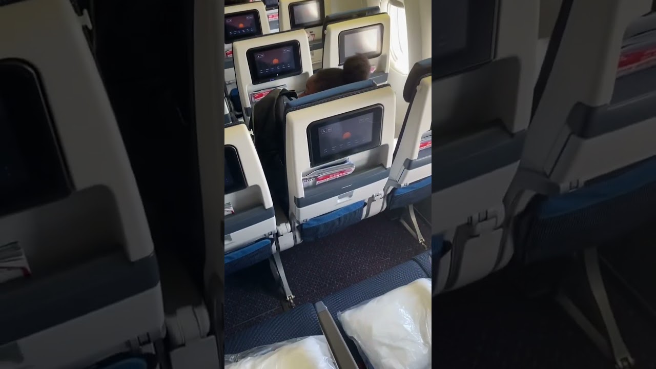 KLM Boeing 777-300 Cabin And seat 💺