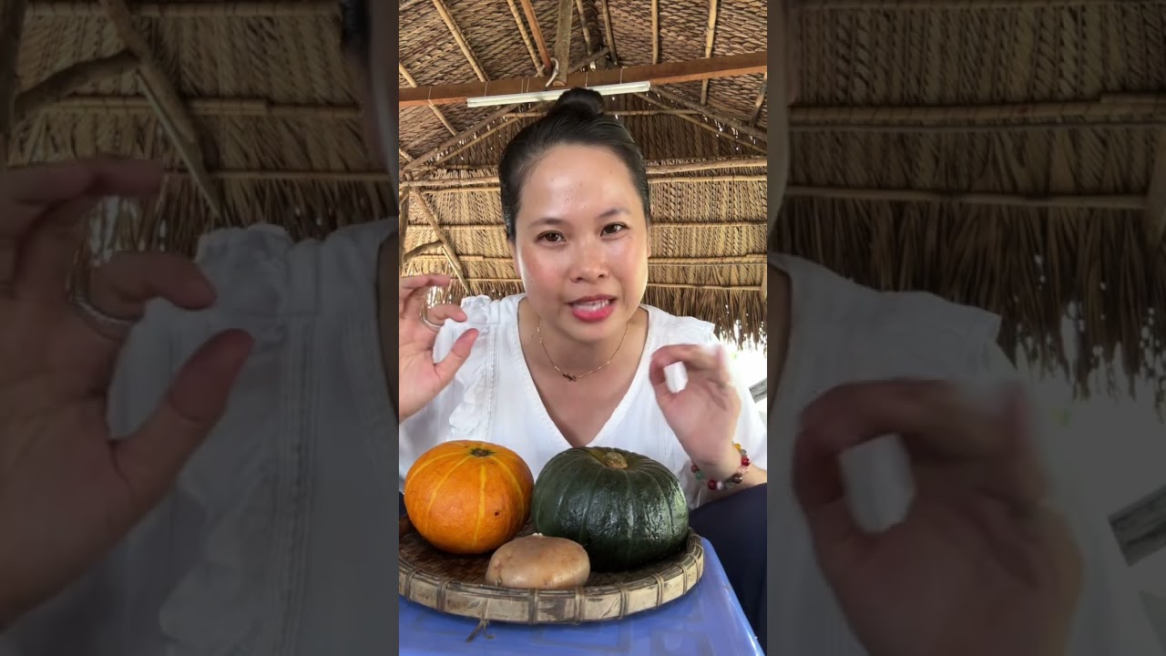 Lần đầu ăn bí mà nhai luôn vỏ, ai mà dè bí mà cũng tùm lum loại như v kk