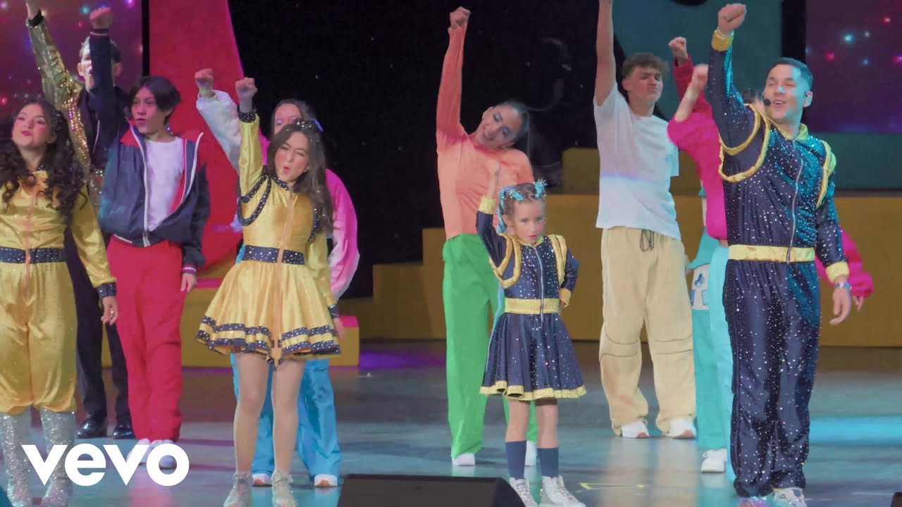 Homenaje de Timbiriche en vivo junta a Lara Campos y Saritah Bebé