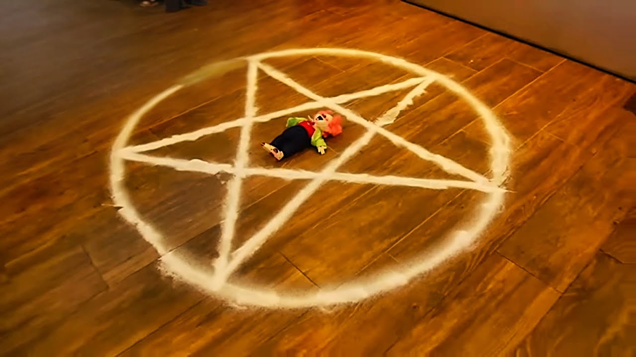 ENCONTRE UN RITUAL EN MI CASA