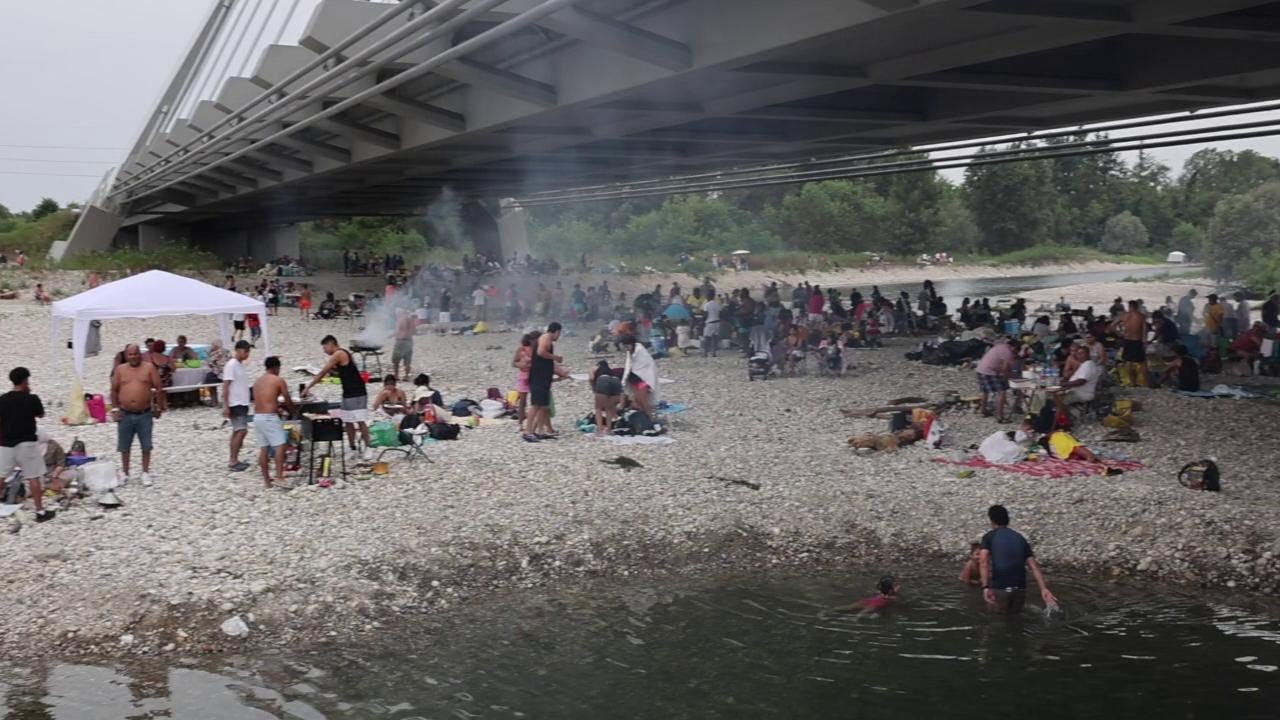 Vigevano, il Ferragosto a Ticino sotto il nuovo ponte